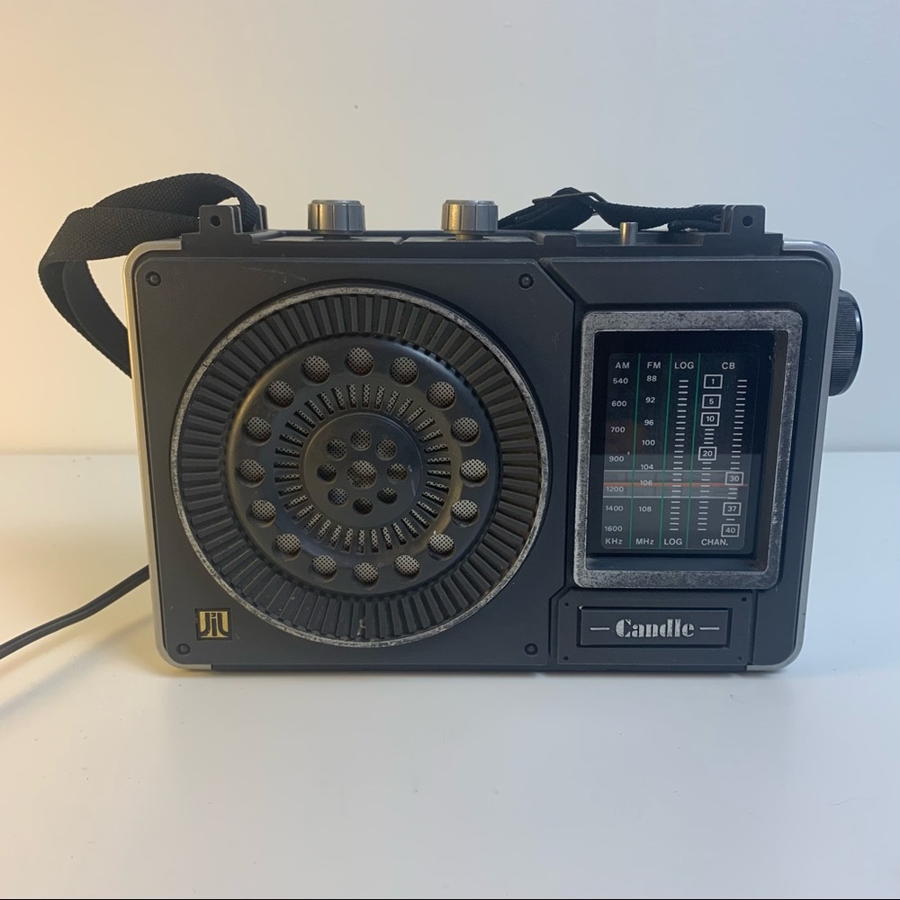 Rare Vintage Jil Candle AM/FM transistor radio model no. LT- 529. WORKS